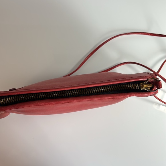 Coach | Vintage Red NYC Glue-In Registration Basic Bag Zippered Clutch #9455 ⚓️s - Picture 7 of 12